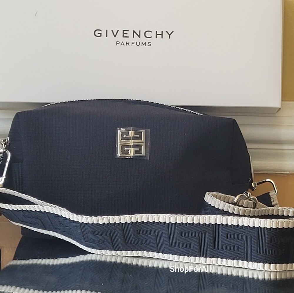Givenchy - Picture 6 of 16